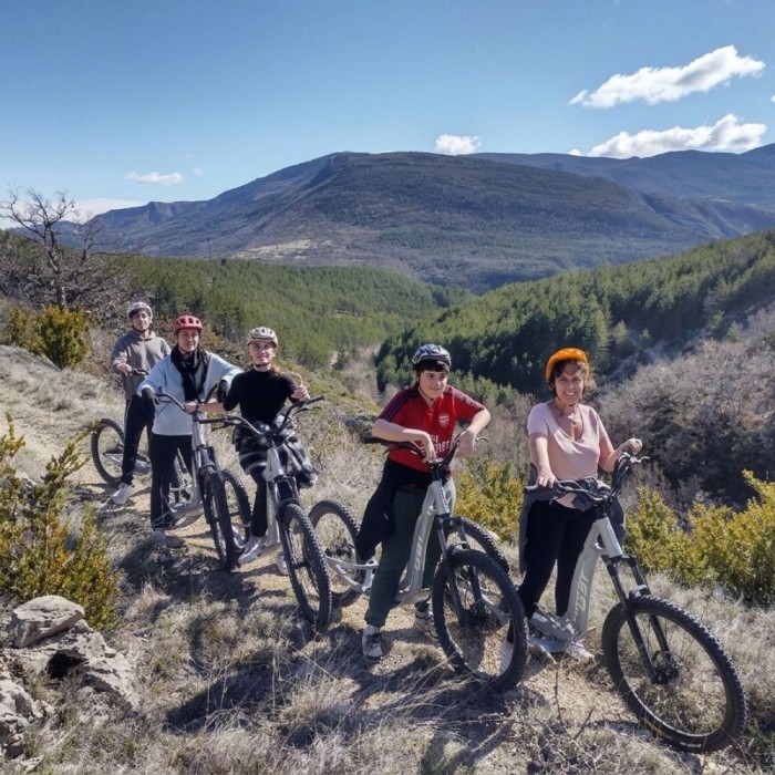 2H de randonnée de descente en trottinettes pour 2 personnes 