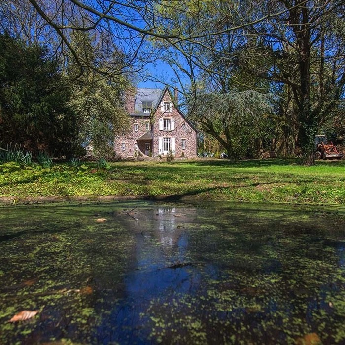 La Maison Rouge