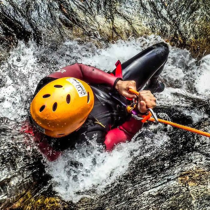 Parcours de Canyoning Découverte niveau 1 pour 2 personnes durant 1/2 journée 