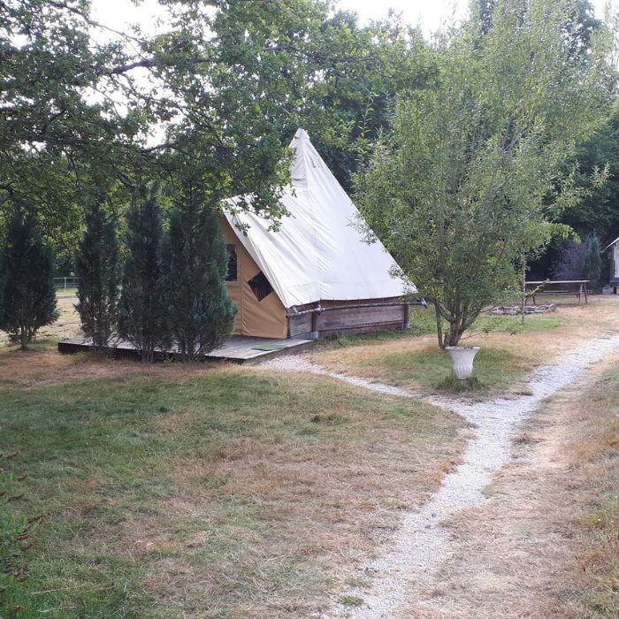 1 nuit en cabane tipi pour 2 avec petits-déjeuners