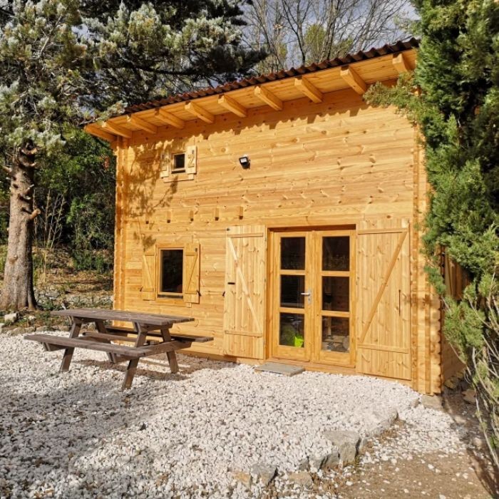 1 nuit en cabane en bois pour 4 personnes (2 adultes et 2 enfants) hors petit déjeuner
