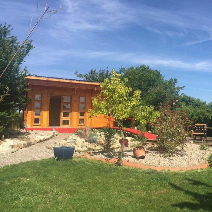 1 nuit pour 2 personnes en Lodge Norvégien avec pdj + 1 planche repas + 1 bouteille de vin + Accès au bain nordique ou au spa pour 2 personnes 