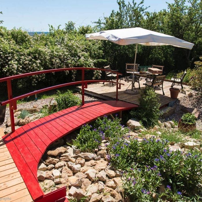 3 nuits en Lodge Novégien pour 2 personnes avec pdj et repas avec planche mixte tous les deux soirs + bouteilles de vin