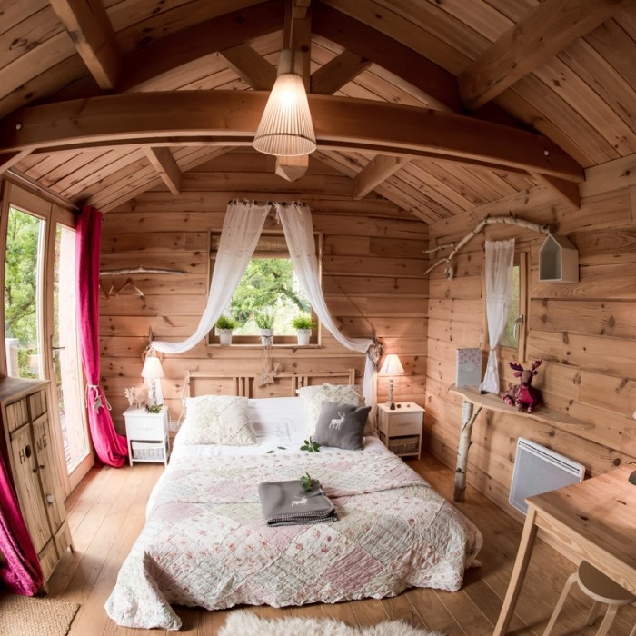 1 nuit en Cabane "Cerf" pour 2 avec petits déjeuners + 1/2 bouteille de champagne 