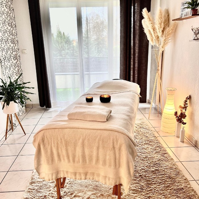 1h10 de Massage de Massage Relaxant corps & ventre pour 1 personne