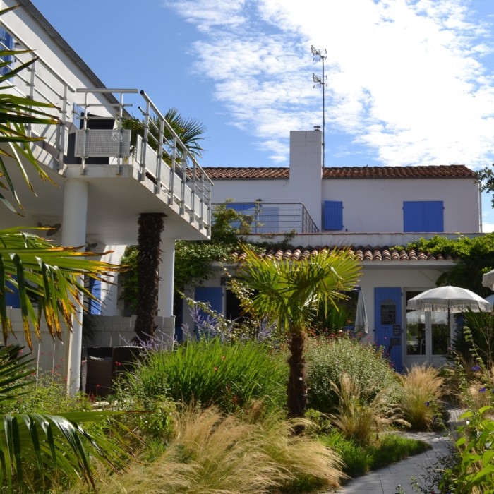  1 nuit pour 2 personnes en chambre avec terrasse 