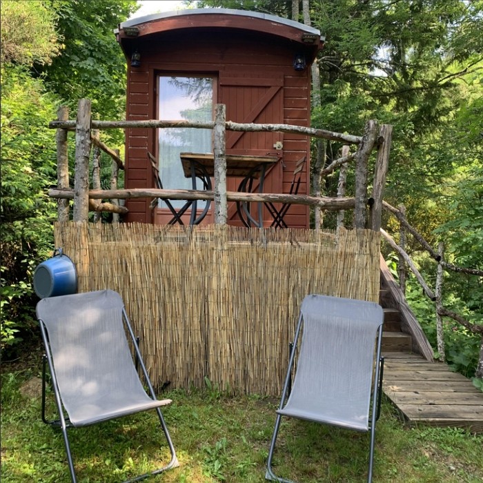 3 nuits en roulotte pour 2 personnes avec petits déjeuners + 1 panier d'accueil 