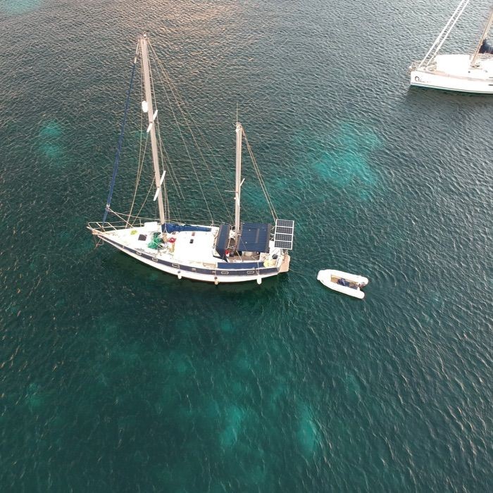 1 nuit en voilier au mouillage pour 2 personnes + 2 formules snorkeling paddles tortues 