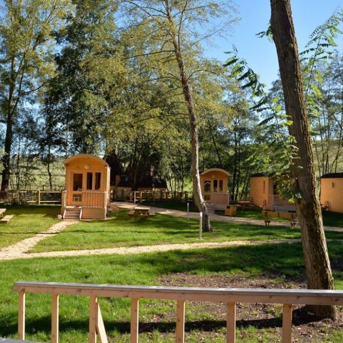 1 nuit en Roulotte pour 2 personnes avec petits déjeuners et une séance de sauna