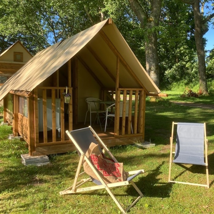 1 nuit insolite en Lodge pour 2 personnes avec petits déjeuners + linge de lit + boissons de bienvenue 