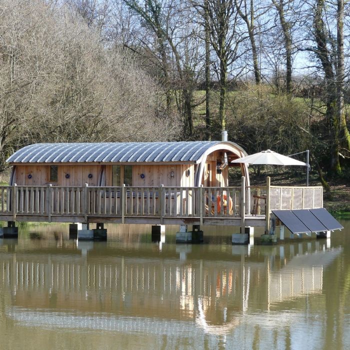 2 nuits pour 2 personnes en cabane du martin pêcheur avec petits déjeuners (De septembre à Juin, hors week-end pour les mois de Septembre, Mai et Juin)