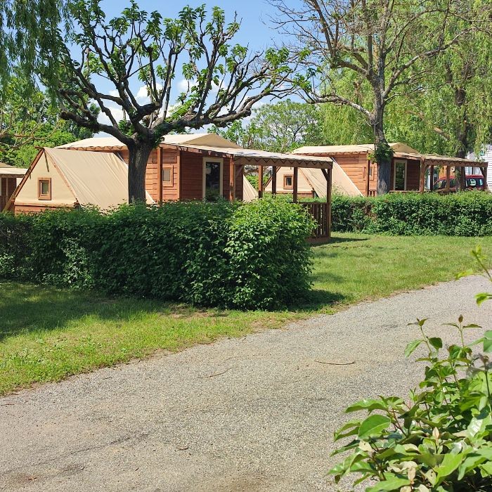 1 nuit en Cabane Valbelle pour 2 personnes sans pdj, linge de lit + serviettes inclus 