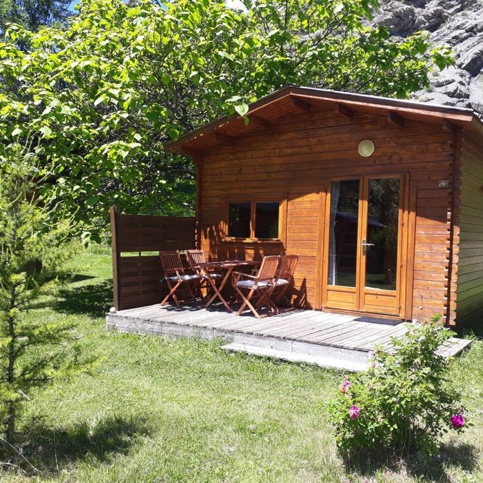 2 nuits en chalet grand confort pour 2 personnes avec petits déjeuners + linge de lit inclus + savon artisanal offert + jus bio offert 