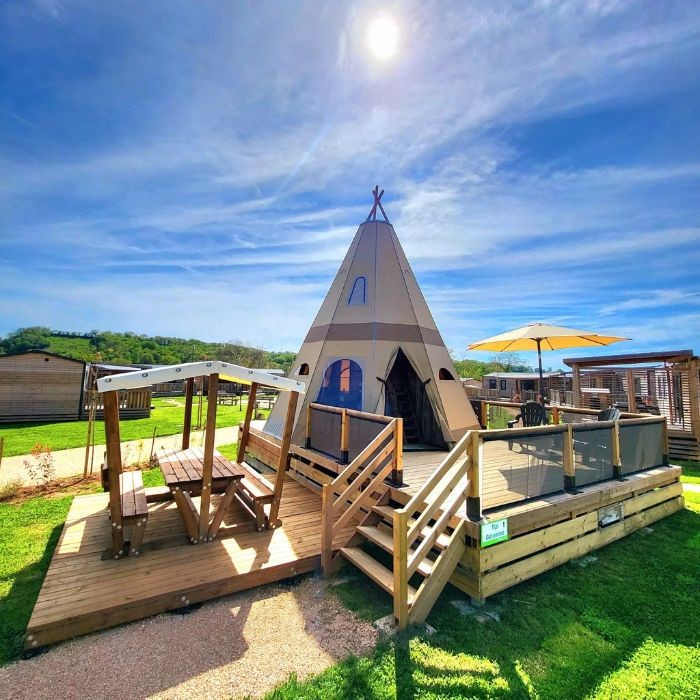 3 nuits en Tipi Insolite Premium pour 2 personnes + kit drap lit pour 2 personnes 