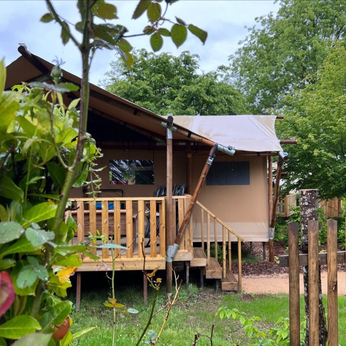 1 nuit en Safari Lodge Premium pour 4 personnes + linge de lit et toilette + ménage
