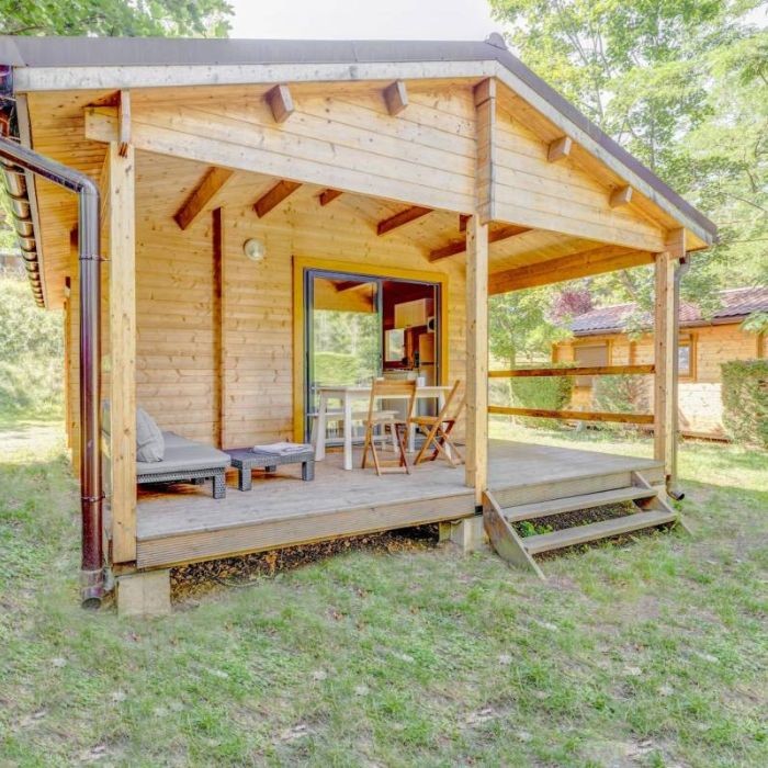 2 nuits pour 2 personnes avec les petits déjeuners + linge de lit dans un Chalet (Privilège Green Cottage ou Confort Acacia proche piscine)