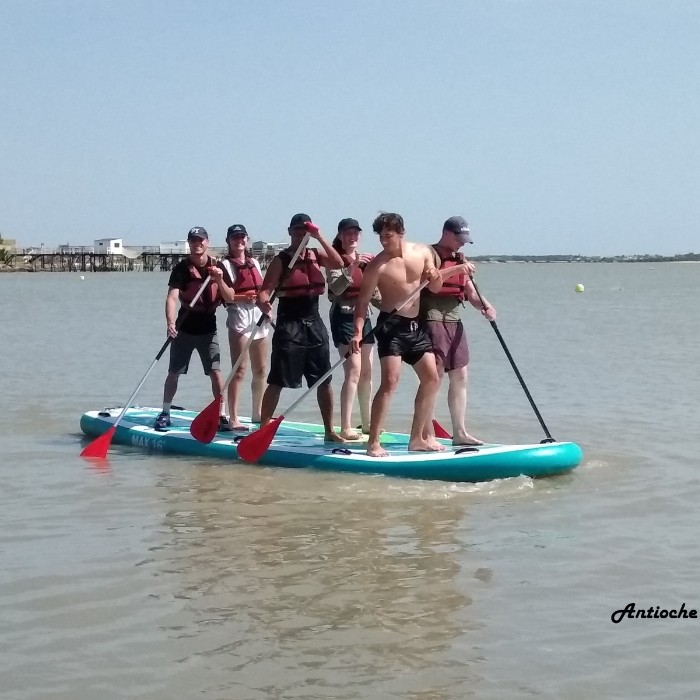 1h de location de Stand Up Paddle Géant pour 6 personnes maximum + boissons comprises