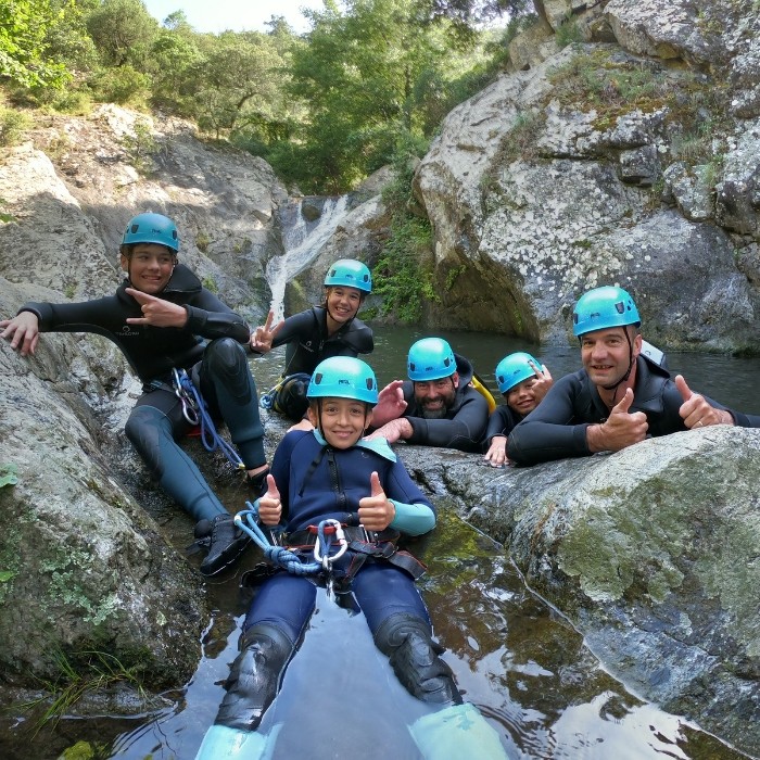 3h15 de descente canyoning pour 1 personne + location de chaussures comprise