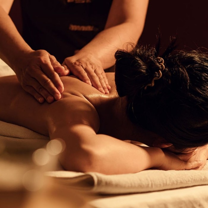 Gommage ou Enveloppement du corps au choix pour 1 personne (hors savon noir Beldi) + 10 minutes de massage sur zone au choix + accès tisanerie avec fruits secs