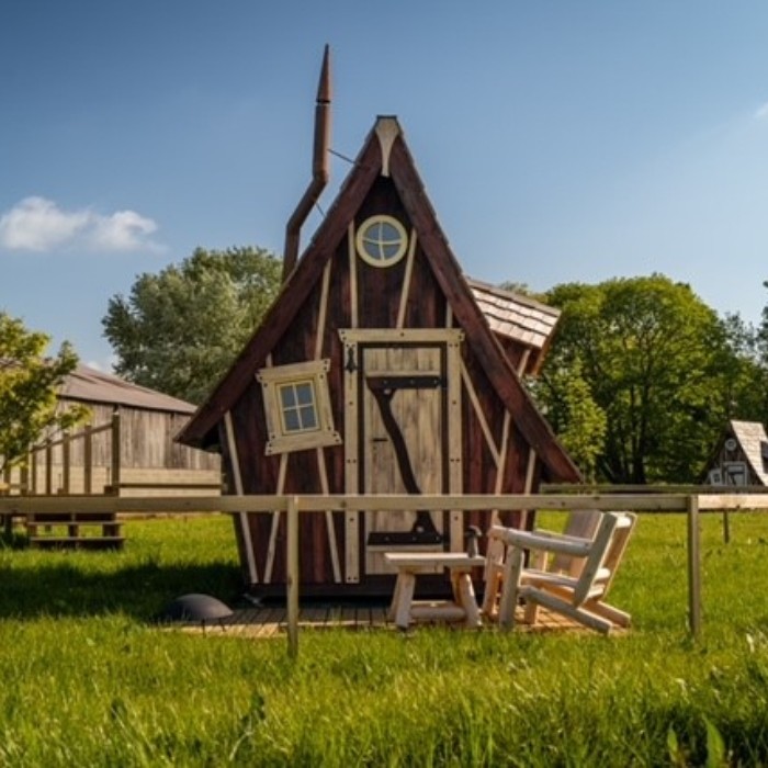 2 nuits en cabane pour 2 personnes avec petits déjeuners + une planche repas pour 2 + un accès au spa de 45min pour 2