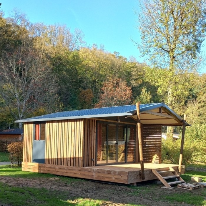 1 nuit en chalet pour 2 personnes + linge de lit inclus + 1 bouteille de jus de pomme production locale