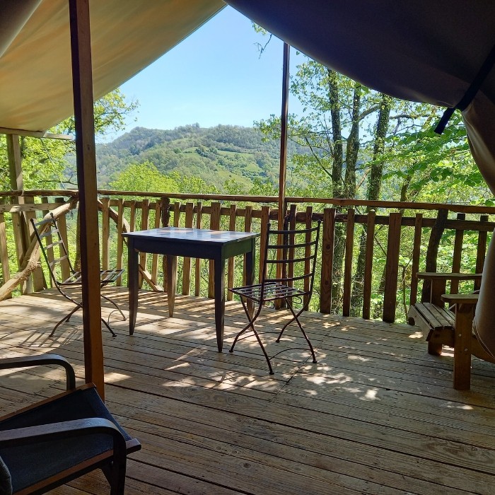 2 nuits en tente forêt avec petits déjeuners pour 2 personnes (offre basse saison uniquement) 