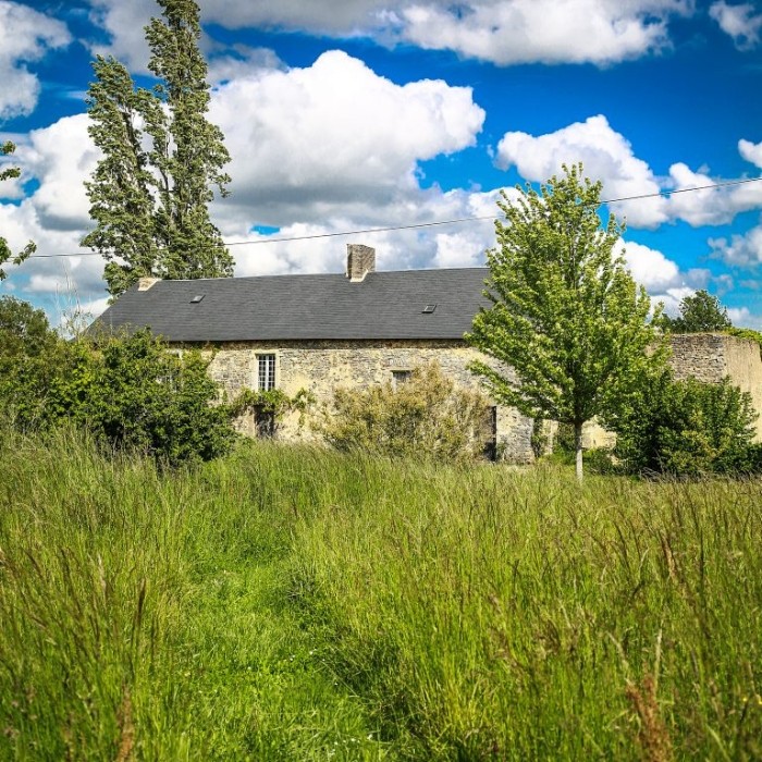 1 nuit pour 2 personnes en gîte avec les petits déjeuners + un mini-concert de 20 min avec une courte initiation au piano de 20 minutes 