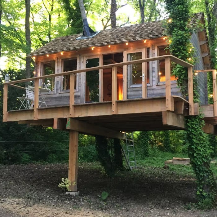2 nuits pour 2 personnes en Cabane perchée avec petits-déjeuners + 1 accès au bain nordique pendant 40 minutes 