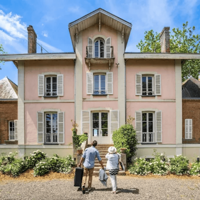 1 nuit en chambre Nuptiale Napoléon pour 2 avec les petits déjeuners + Accès espace Balnéo privatif (1h30) + 2 massages Micro Cranien
