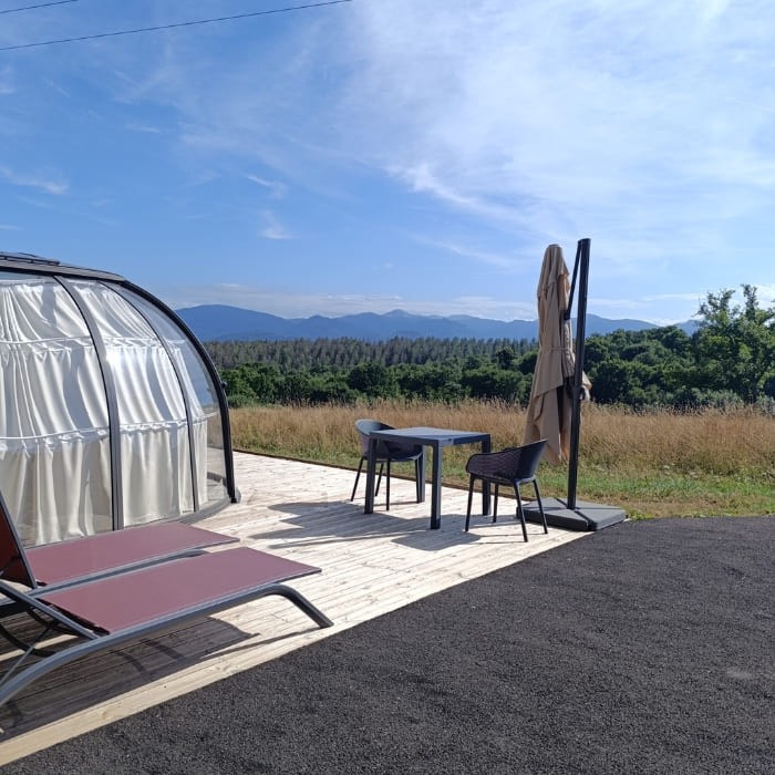 1 nuit pour 2 personnes en Bulle de nuit en haute saison avec petits-déjeuners, 1h de spa et peignoirs inclus + Formule romantique 