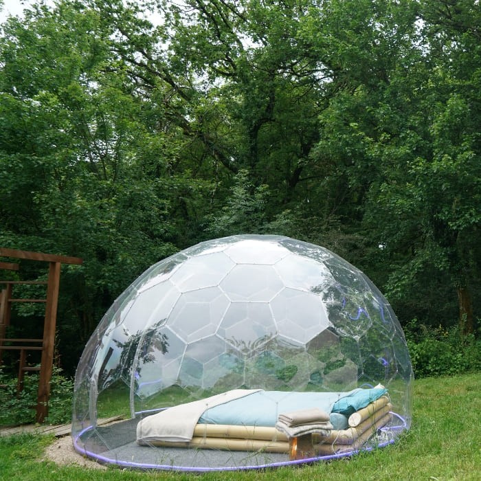 1 nuit pour 2 personnes en bulle au choix avec pdj maison. 