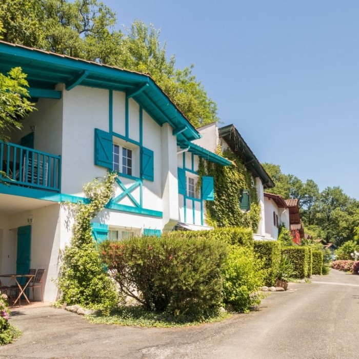 1 nuit pour 2 personnes en cottage 2-4 personnes + pdj inclus + panier gourmand (+ offre bon plan en semaine haute saison uniquement)