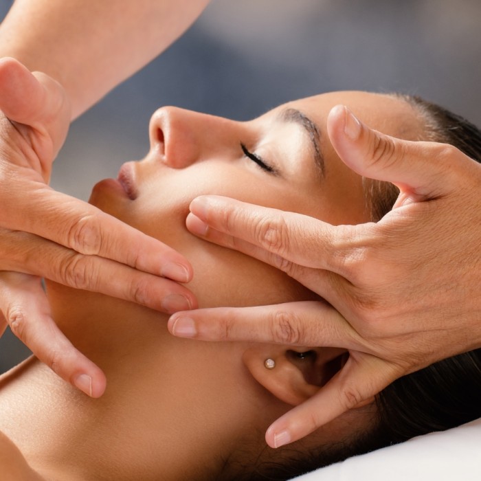 1 Séance de luxopuncture , relaxation et rajeunissement du visage pour 1 personne – durée : 40 minutes 
