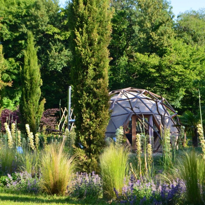 1 nuit pour 2 personnes en Dôme Prestige, avec petits-déjeuners et accès au bain nordique pendant 2 h.