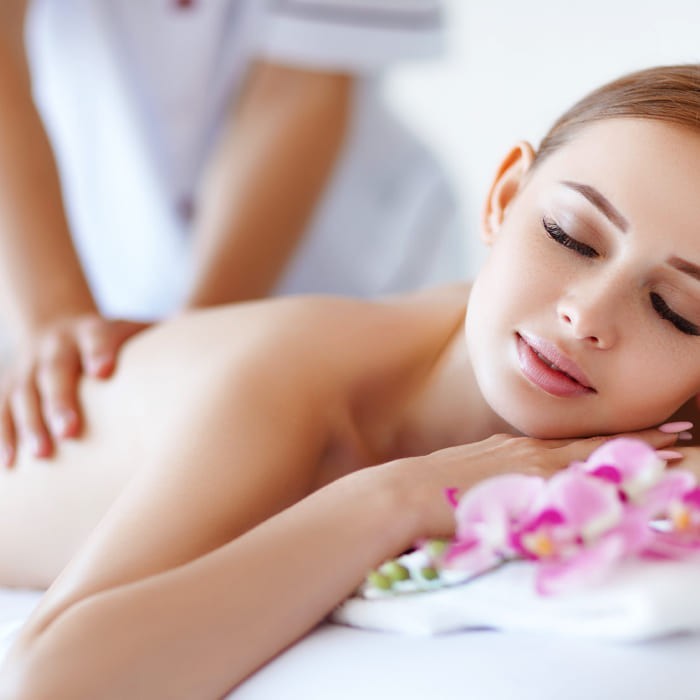 1h de Massage traditionnel Californien ou Suédois aux huiles tièdes  pour 1 personne