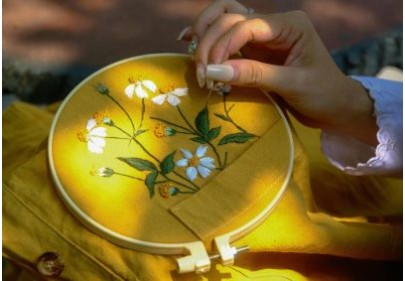 5 idées d'activités nature et créatives à faire à la Toussaint