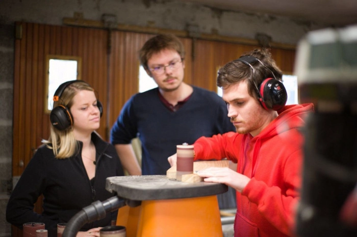 Atelier Bois - Menuiserie et Ebenisterie à Saint-Vigor-le-Grand – 2h