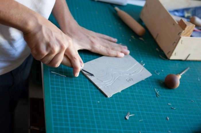 Atelier Papier - Linogravure/Gaufrage à Lyon – 3h
