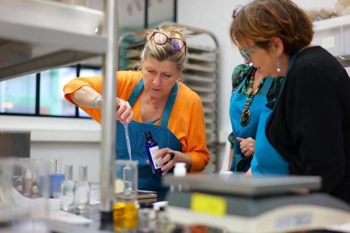 Atelier Cosmétique et bien-être - Fabrication de crèmes et soins à Chambéry – 2h
