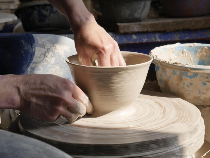 Atelier Poterie et Céramique - Tour/Modelage à Étival – 2h