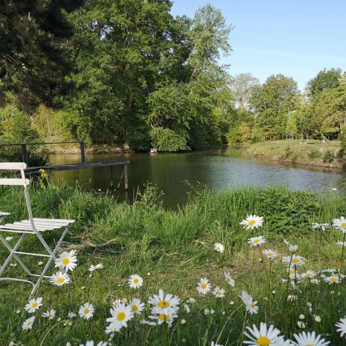 L'Etang Présent 