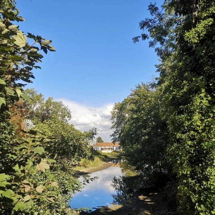 L'Etang Présent 