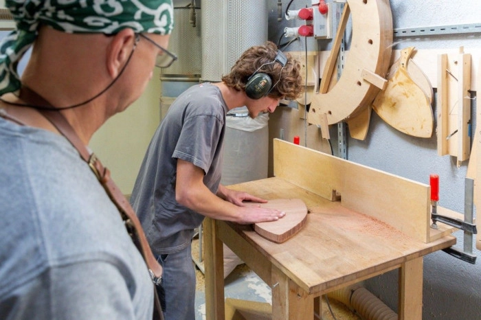Atelier Bois - Menuiserie et Ebenisterie à Plougrescant – 3h
