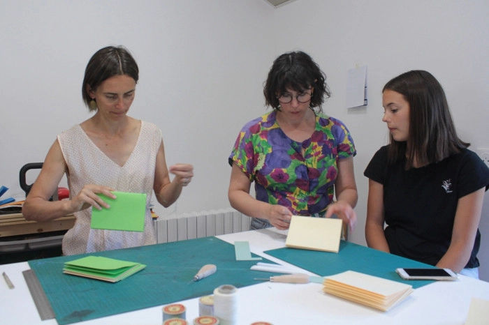 Atelier Papier - Reliure à Saint-Vincent-de-Barrès – 3h