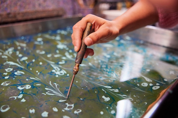 Atelier Papier - Marbrure/Reliure/Sérigraphie papier à Paris – 2h
