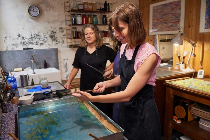 Atelier Papier - Marbrure/Reliure/Sérigraphie papier à Paris – 2h